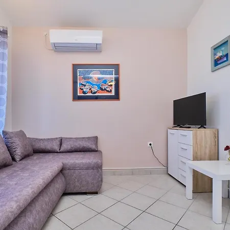 Beautiful Ksenija Apartment